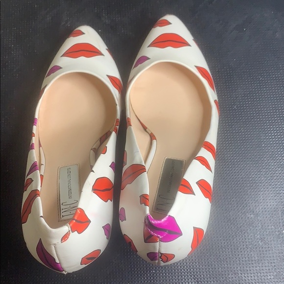 Heels - Picture 3 of 5